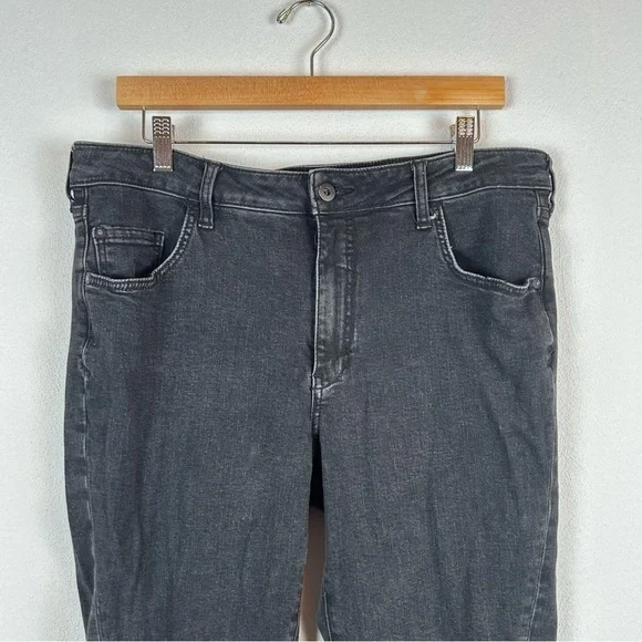 Pilcro Anthropologie High Rise Flare Black Jeans Front Seam Raw Hem 32 - Picture 5 of 15